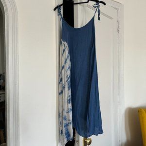 Blue tie dye flowy spaghetti strap midi dress